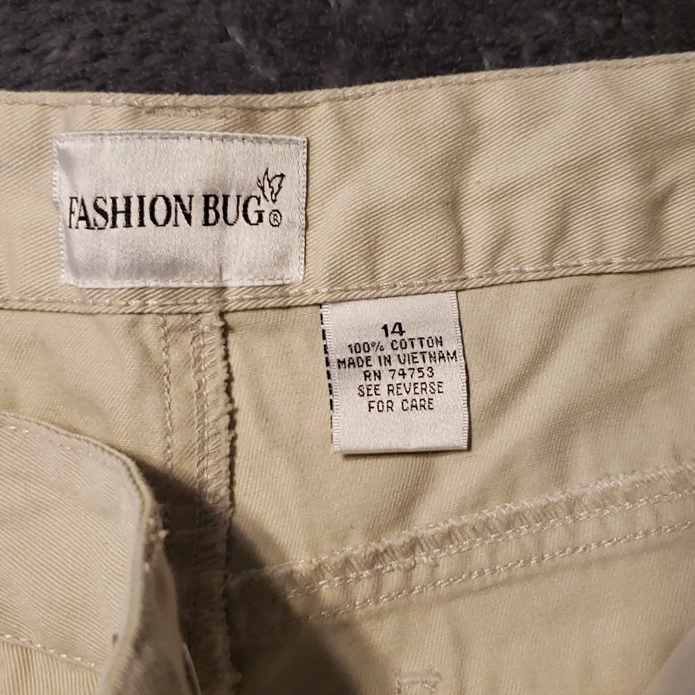 Shorts - Picture 2 of 2